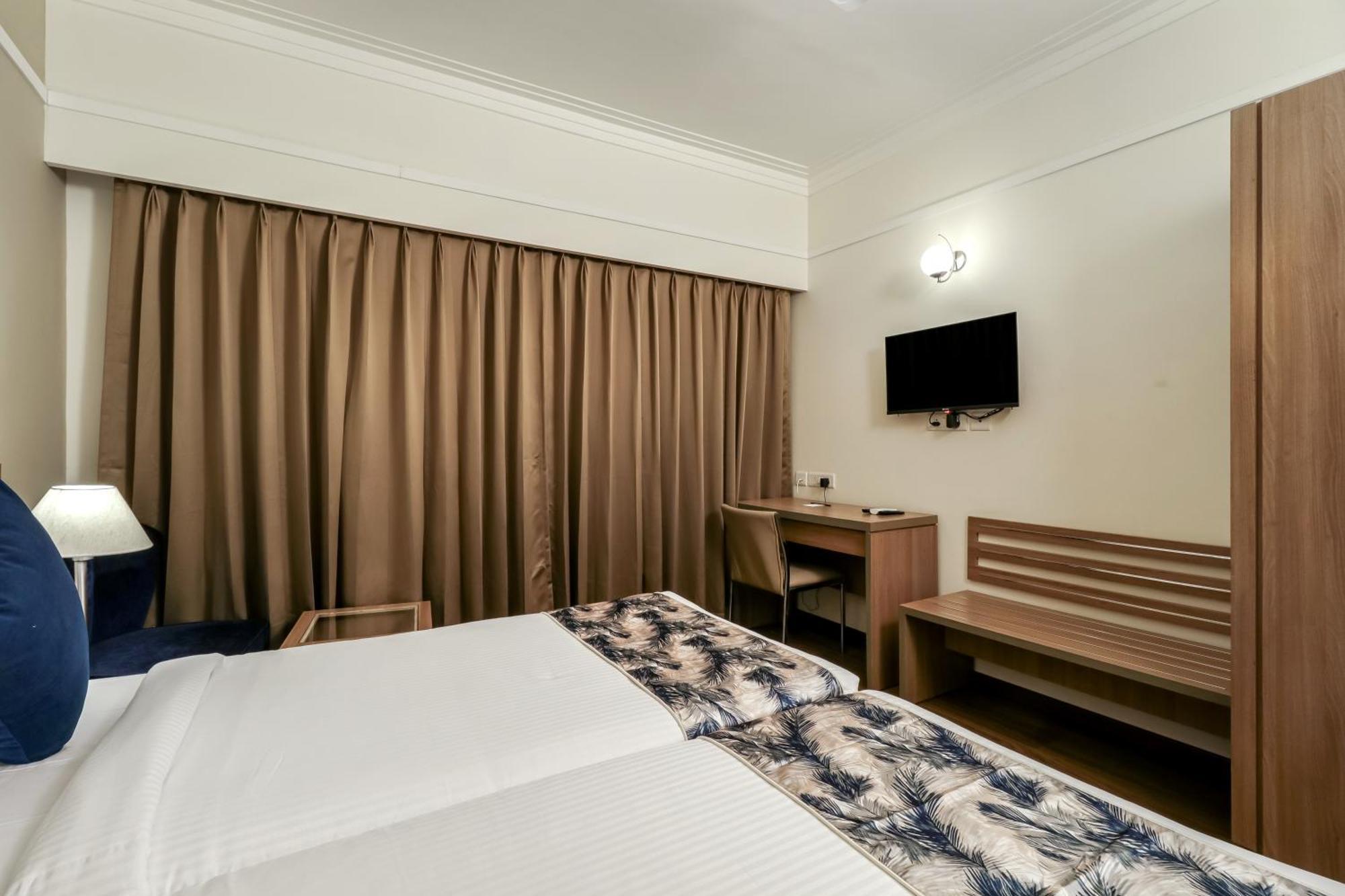 Starlit Suites Newtown Kolkata Exterior photo